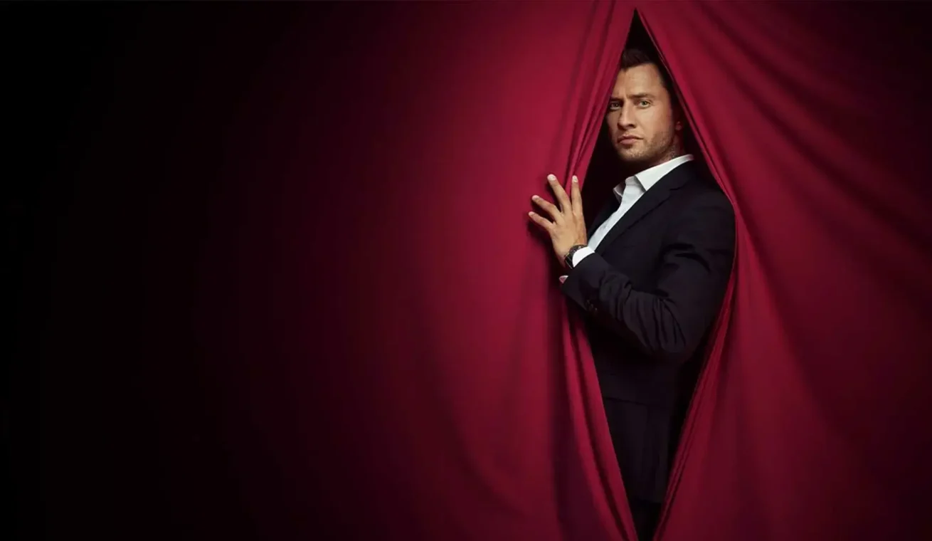 Большой постер сериала Жизнь по вызову