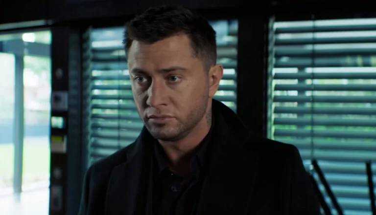 Момент из 9 серии 2 сезона